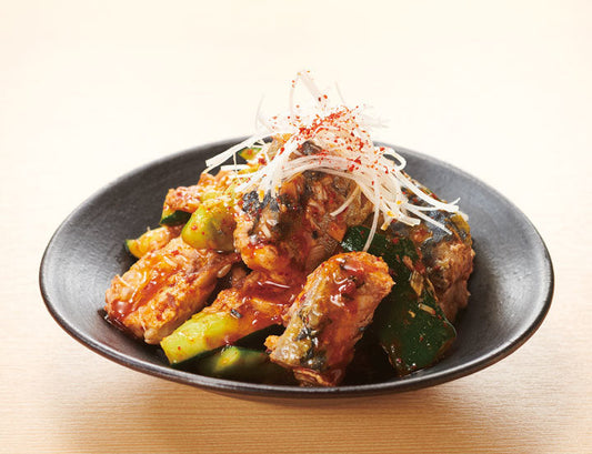 たたききゅうりとさば缶のピリ辛あえ